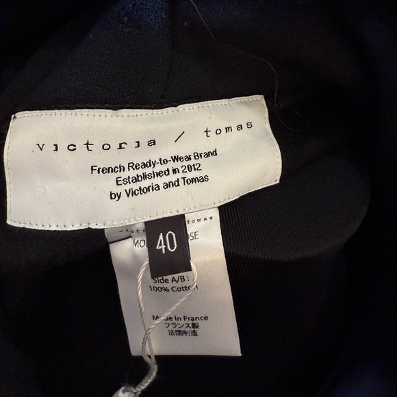 VICTORIA AND TOMAS BLACK HOODIE EYELET SPIKES HEART GOTH MEDIUM RET $250 EUC - Picture 4 of 6